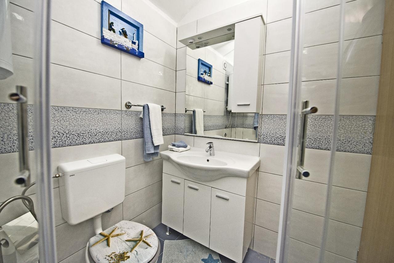 Holiday Home Listesi 1 Trogir Bagian luar foto